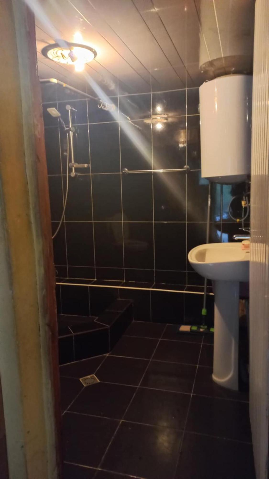 Bezengi Guest House Lalkhori 外观 照片